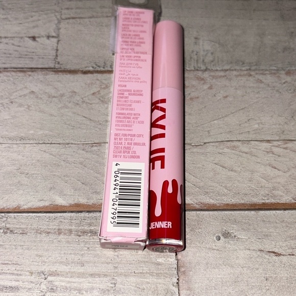 Kylie Jenner Lip Shine Don't @ Me (416) - Picture 8 of 10
